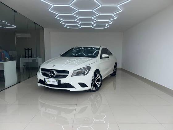 MERCEDES-BENZ CLA 200 1.6 FIRST EDITION TURBO GASOLINA 4P AUTOMATIZADO MERCEDES-BENZ CLA 200 1.6 FIRST EDITION TURBO GASOLINA 4P AUTOMATIZADO